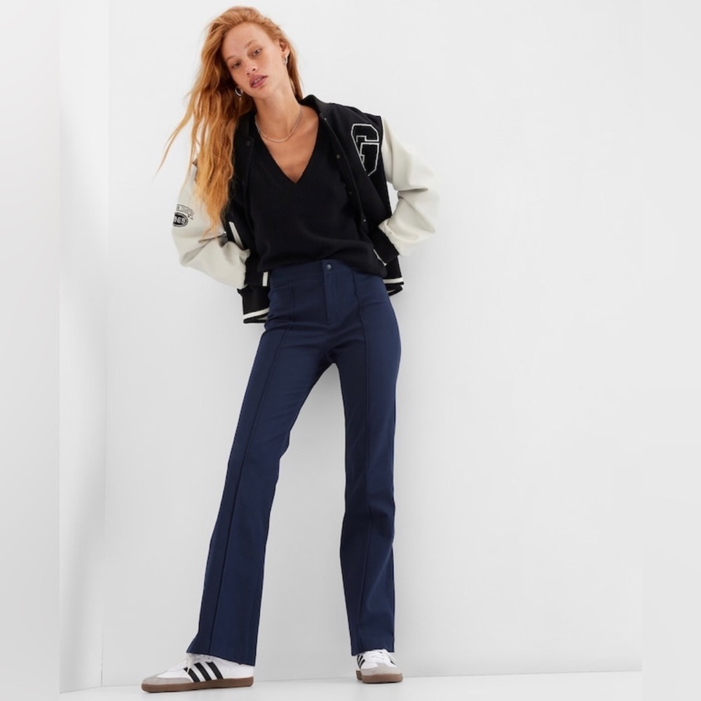 NWT! GAP Navy Blue High Rise BiStretch Flare Pants - Size 2 🩷